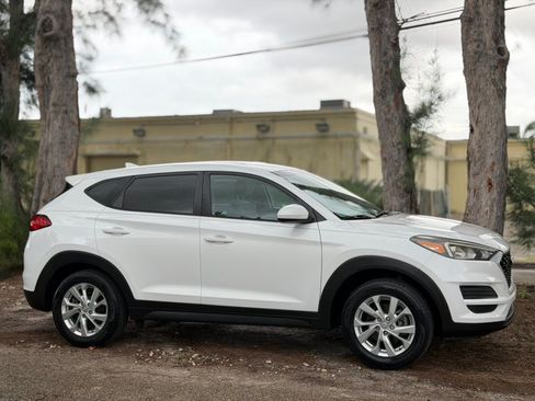 Used 2019 Hyundai Tucson SE FWD image 2