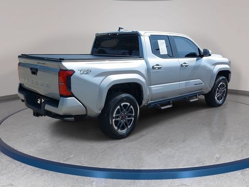 Used 2025 Toyota Tacoma TRD Sport AWD/4WD image 5