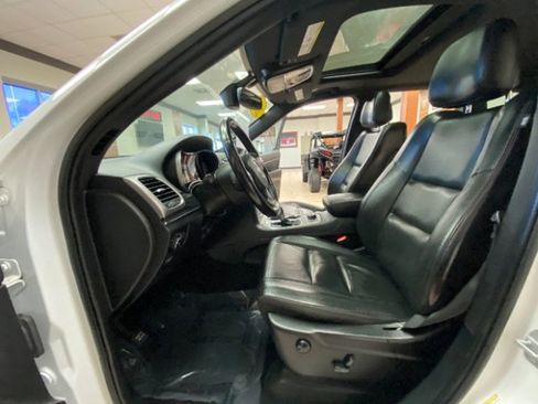 Used 2020 Jeep Grand Cherokee Limited AWD/4WD image 24