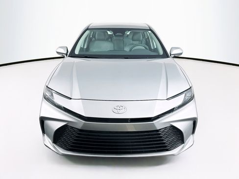 Used 2025 Toyota Camry LE image 2