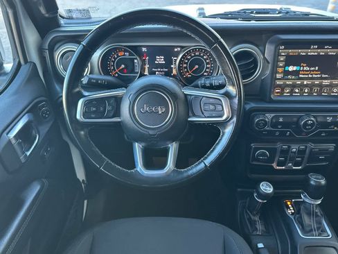 Used 2022 Jeep Wrangler Unlimited Sahara image 15