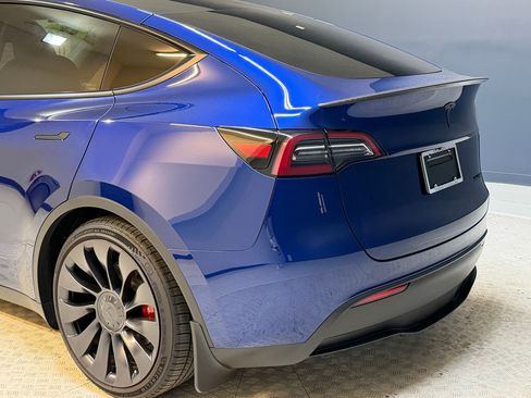 Used 2023 Tesla Model Y Performance AWD/4WD image 13