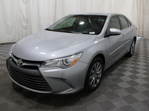 Used 2016 Toyota Camry XLE w/ Convenience Package image 31