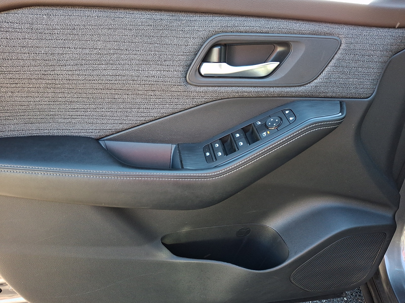 Certified 2023 Nissan Rogue SV AWD/4WD image 15