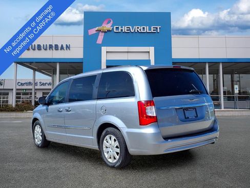 Used 2016 Chrysler Town & Country Touring w/ Driver Convenience Group FWD image 7