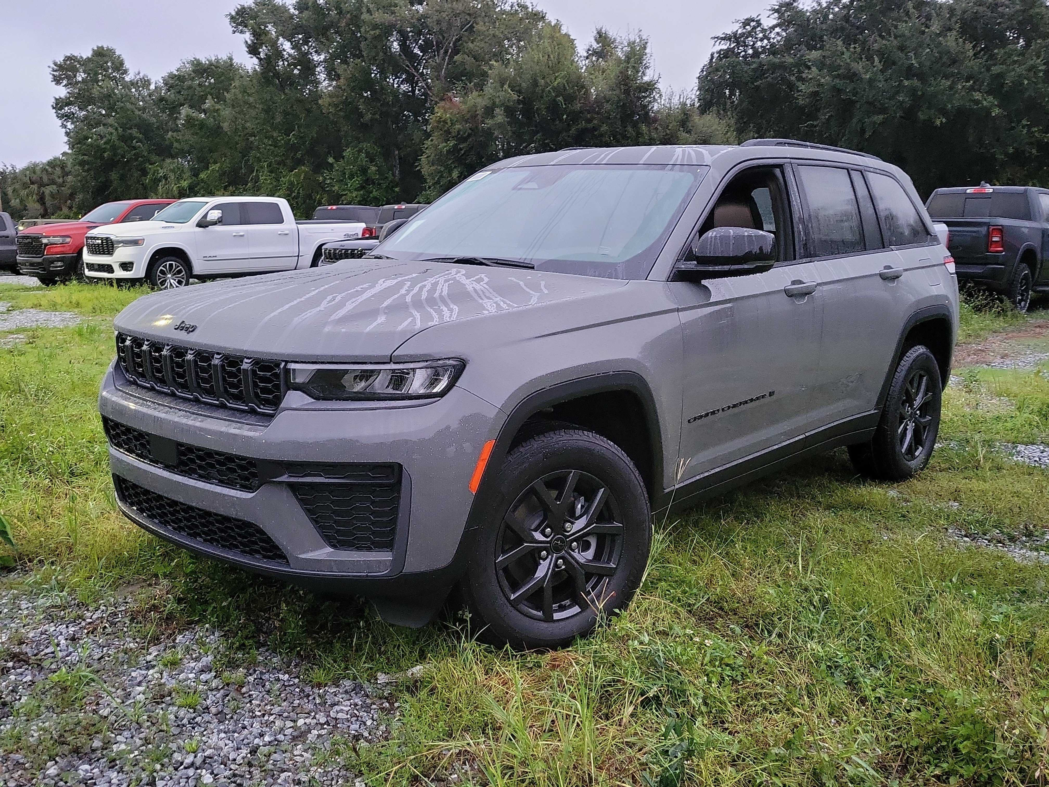 New 2027 Jeep Grand Cherokee Altitude RWD image 1