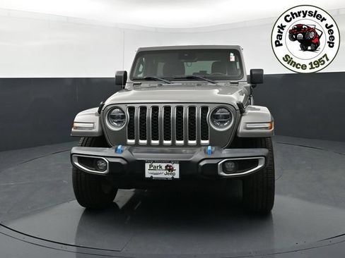 Used 2022 Jeep Wrangler Unlimited Sahara w/ Cold Weather Group AWD/4WD image 5