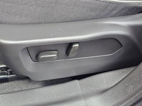 Used 2023 Buick Envision Avenir AWD/4WD image 23