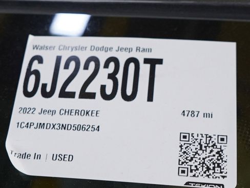 Used 2022 Jeep Cherokee Limited AWD/4WD image 31