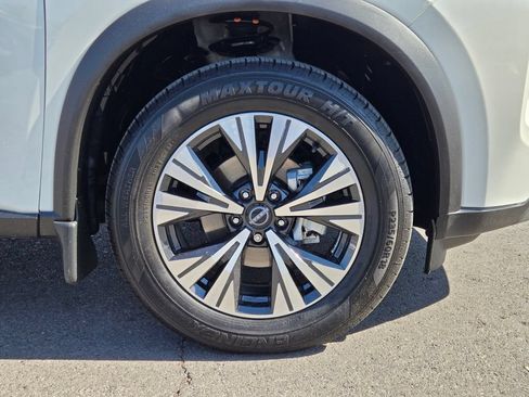 Certified 2023 Nissan Rogue SV FWD image 12