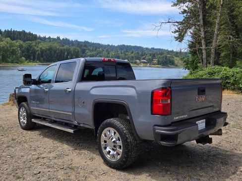 Used 2016 GMC Sierra 2500 Denali w/ Duramax Plus Package AWD/4WD image 7