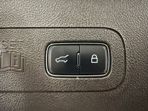 Used 2023 Lincoln Aviator Black Label w/ Class IV Trailer Tow Package image 9