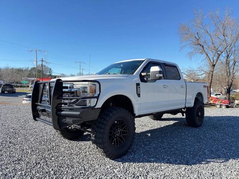 Used 2022 Ford F250 Lariat w/ Lariat Ultimate Package image 3