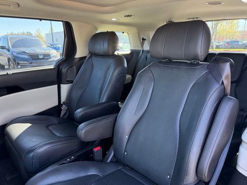 Used 2024 Kia Carnival SX Prestige FWD image 32