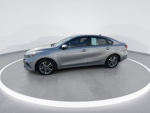 Used 2022 Kia Forte LXS image 11