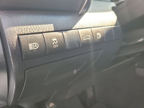 Used 2018 Toyota Camry SE FWD image 16