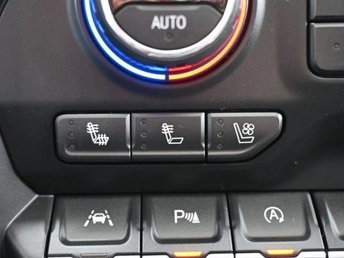 Used 2020 Chevrolet Silverado 1500 LTZ w/ LTZ Premium Package image 32