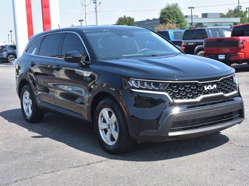 Used 2023 Kia Sorento LX FWD image 3