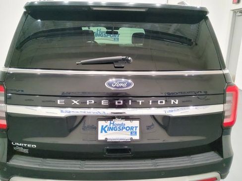Used 2023 Ford Expedition Limited image 11