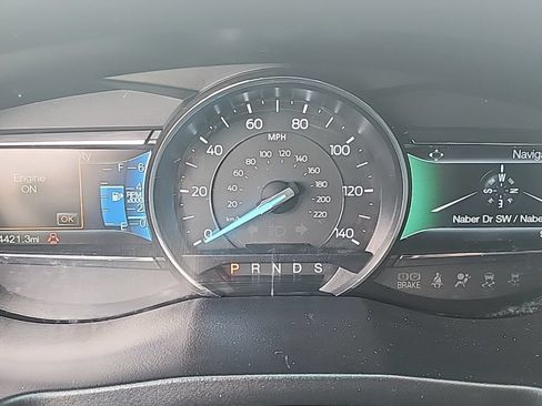Used 2017 Ford Explorer XLT w/ Equipment Group 202A AWD/4WD image 12