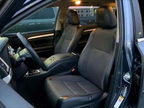 Used 2019 Toyota Highlander Plus image 7