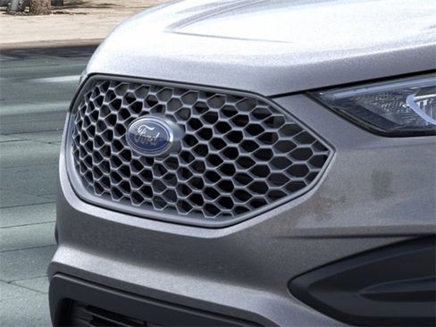 New 2024 Ford Edge SE image 17