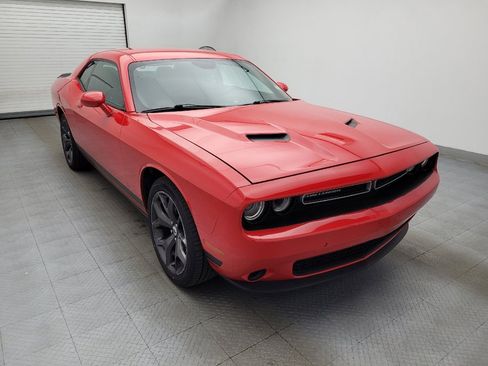 Used 2017 Dodge Challenger SXT image 13