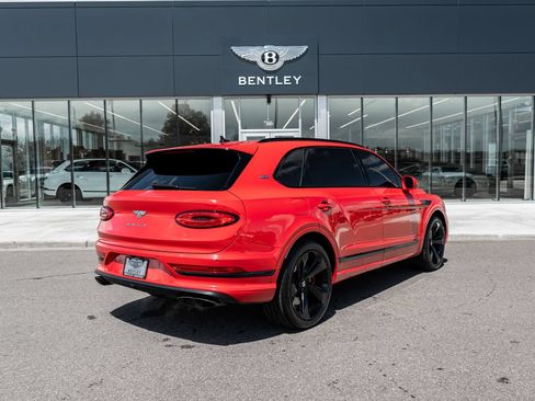 Certified 2023 Bentley Bentayga Extended Wheelbase AWD/4WD image 3