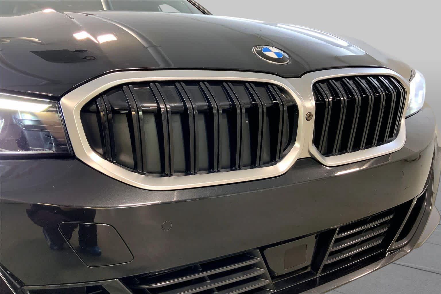 Used 2025 BMW 330i xDrive Sedan AWD/4WD image 32