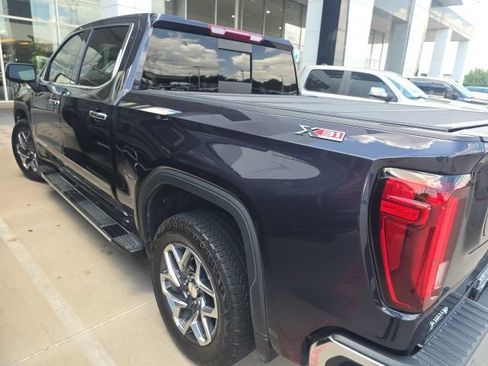 Used 2025 GMC Sierra 1500 SLT AWD/4WD image 8