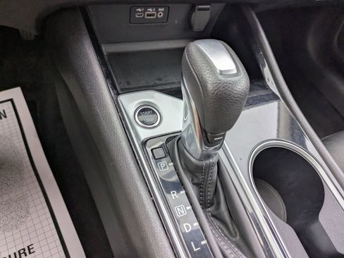 Used 2024 Nissan Altima 2.5 SV image 14