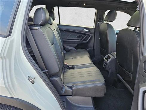 Used 2023 Volkswagen Tiguan SE R-Line image 22