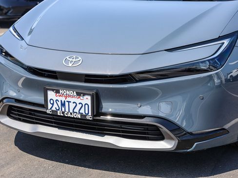 Used 2024 Toyota Prius XLE FWD image 21