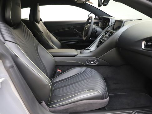 Used 2020 Aston Martin DB11 AMR RWD image 20