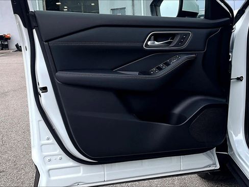 New 2026 Nissan Rogue Platinum image 13