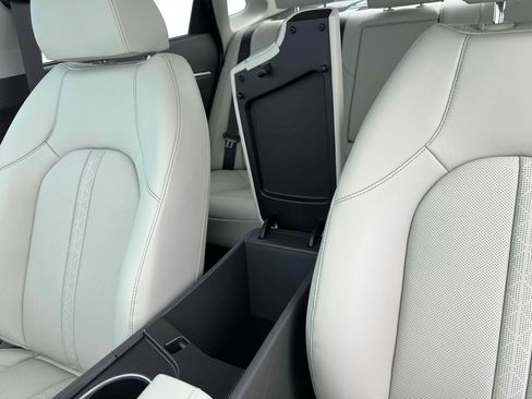 Used 2025 Hyundai Sonata Limited FWD image 18