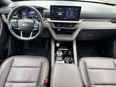 Used 2025 Ford Explorer Platinum w/ LUX Leather Package AWD/4WD image 21