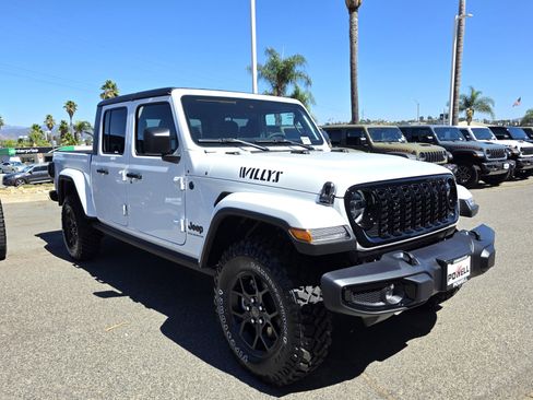 New 2025 Jeep Gladiator Willys image 5
