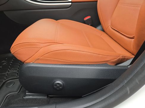 Used 2025 Mercedes-Benz C 300 Sedan image 17