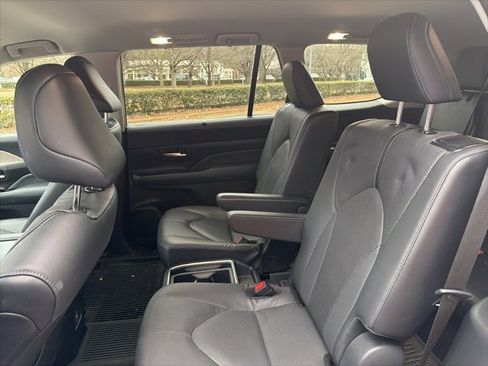 Used 2024 Toyota Grand Highlander Limited image 20