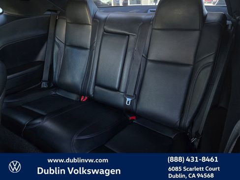 Used 2016 Dodge Challenger R/T image 11
