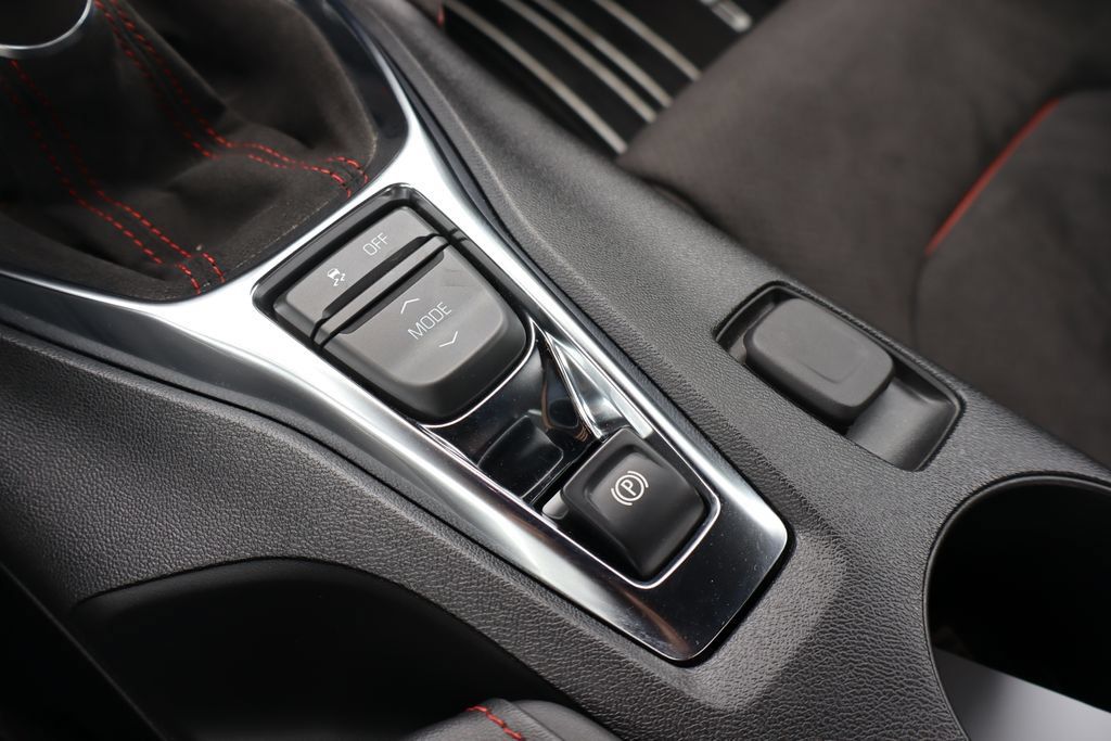 Used 2022 Chevrolet Camaro ZL1 RWD image 11