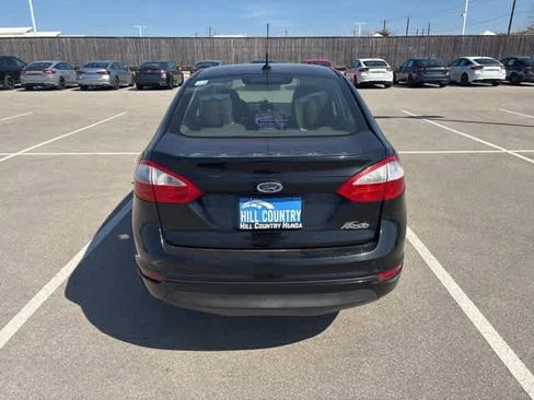 Used 2014 Ford Fiesta SE image 4