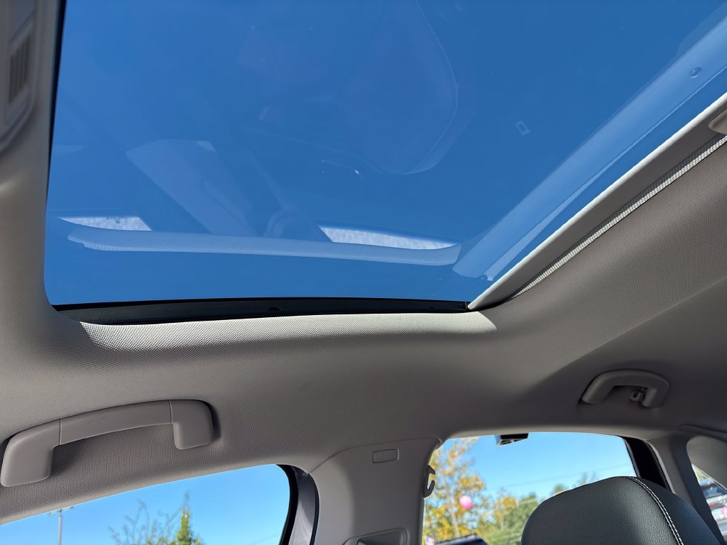 Used 2024 Volkswagen Jetta SE w/ Panoramic Sunroof Package FWD image 26