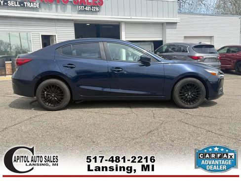Used 2018 MAZDA MAZDA3 Sport image 9