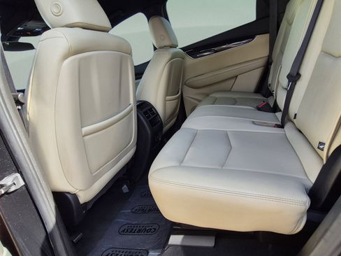 Used 2019 Cadillac XT5 FWD image 15