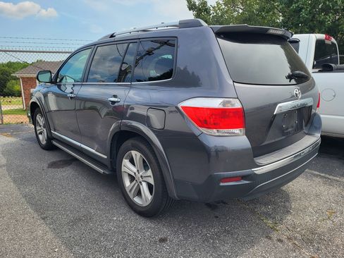Used 2013 Toyota Highlander Limited FWD image 6
