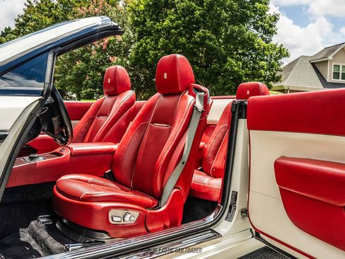 Used 2016 Rolls-Royce Dawn RWD image 70