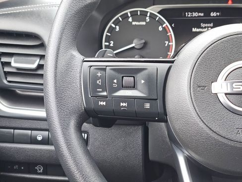 Used 2023 Nissan Rogue SV image 23