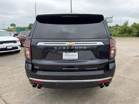 Used 2022 Chevrolet Suburban Premier AWD/4WD image 3